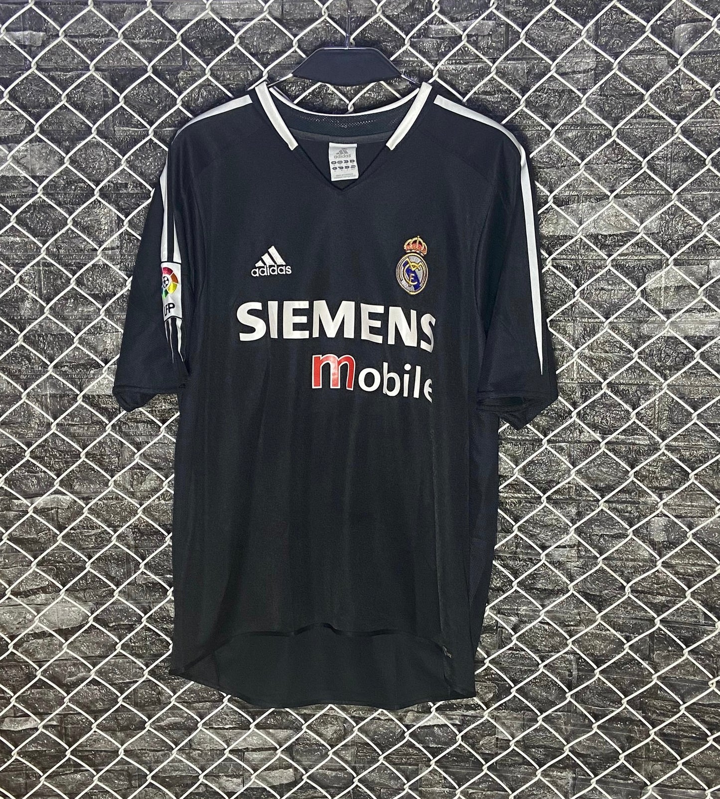 Real Madrid 04/05 away jersey