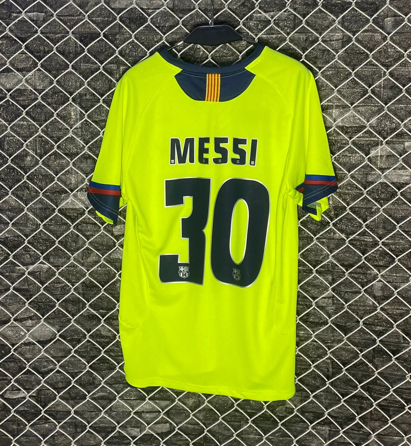 Barcelona 05/06 away jersey